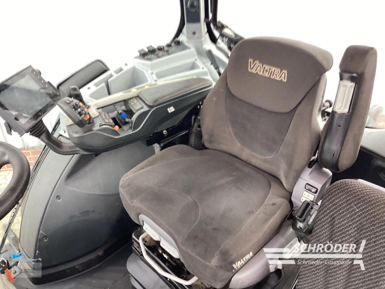 Traktor типа Valtra T 234 D SMARTTOUCH | GPS | FZW, Gebrauchtmaschine в Norden (Фотография 11)